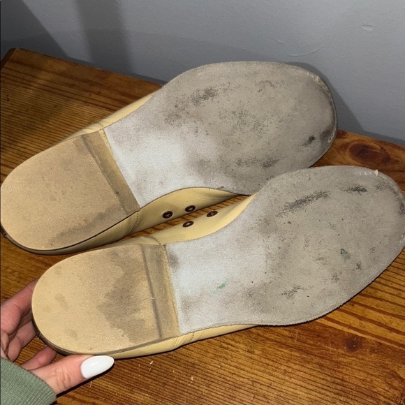VINTAGE Cream Leather Bowling Shoes - Picture 7 of 7